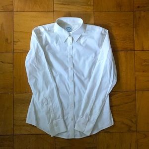 Brooks Brothers • classic no-iron button down